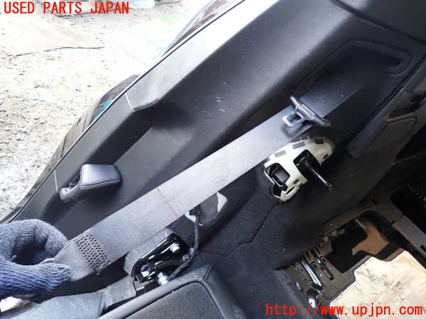 5UPJ-17617155]ポルシェ・パナメーラ 4S(970M48A)右2列目シートベルト 中古_m0001.jpg