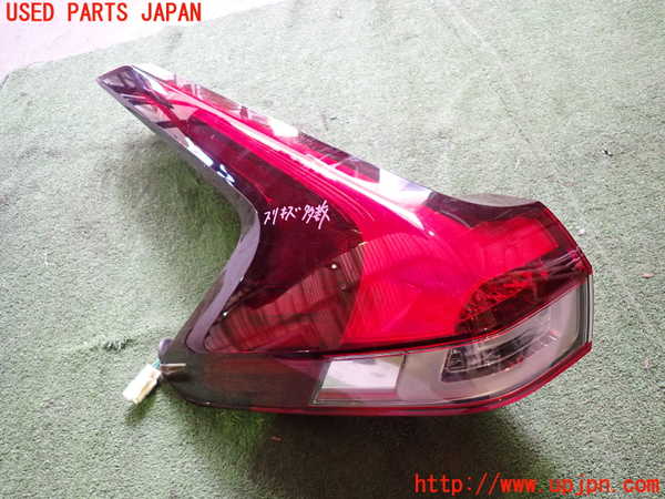 2UPJ-17621536]エクリプスクロス PHEV(GL3W)左テールランプ 中古