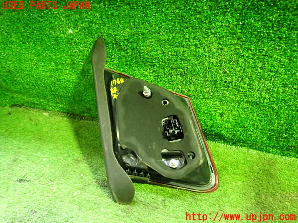 1UPJ-17641550]ベンツ E250 クーペ C207(207336)右リアフィニッシャー 中古_m0004.jpg
