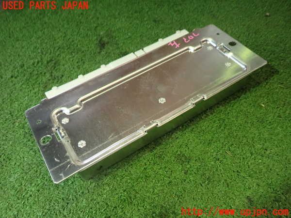 5UPJ-17646153]ベンツ E250 クーペ C207(207336)コンピューター8 A 204 900 64 13 中古_m0003.jpg