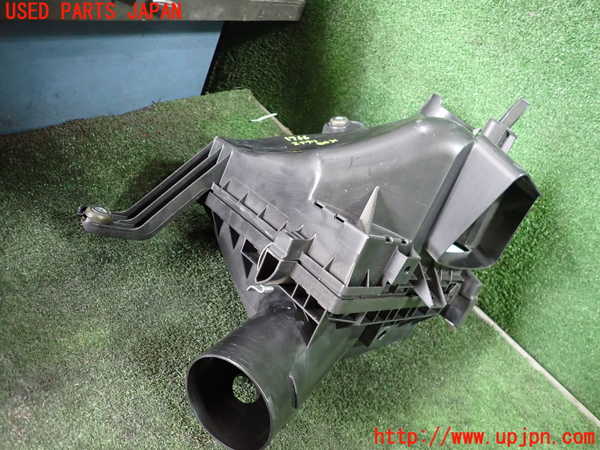 5UPJ-17662560]クラウン ロイヤル ハイブリッド(AWS210)エアクリーナーボックス 中古_m0002.jpg