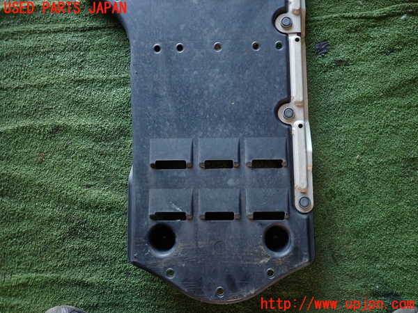 5UPJ-17661721]クラウン ロイヤル ハイブリッド(AWS210)アンダーカバー1 中古_m0003.jpg