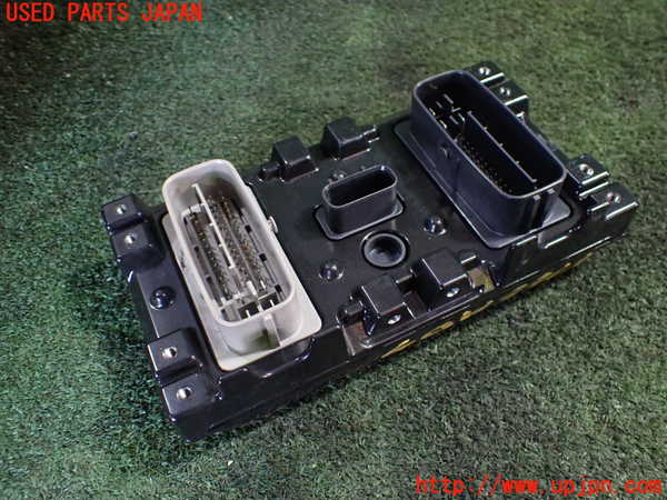 5UPJ-17666125]クラウン ロイヤル ハイブリッド(AWS210)ABSコンピューター 中古_m0002.jpg