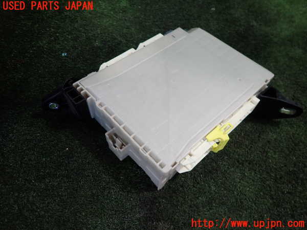 5UPJ-17666742]クラウン ロイヤル ハイブリッド(AWS210)ヒューズボックス2 中古_m0002.jpg