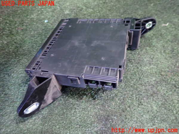 5UPJ-17666743]クラウン ロイヤル ハイブリッド(AWS210)ヒューズボックス3 中古_m0002.jpg