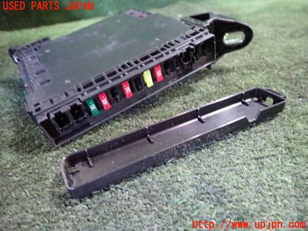 5UPJ-17666743]クラウン ロイヤル ハイブリッド(AWS210)ヒューズボックス3 中古_m0003.jpg