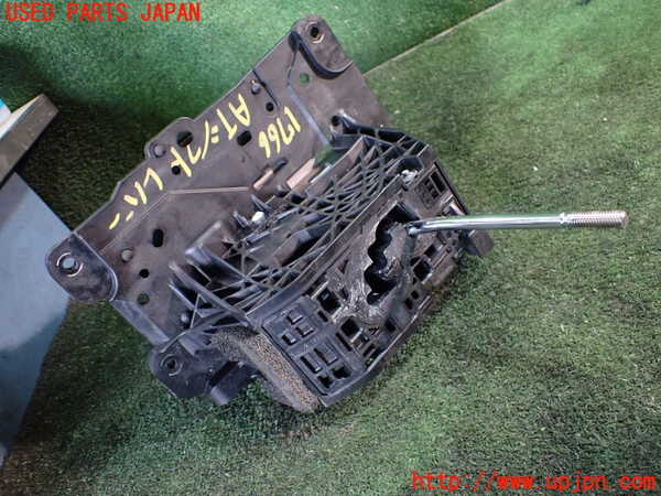 5UPJ-17667555]クラウン ロイヤル ハイブリッド(AWS210)ATシフトレバー 中古_m0001.jpg