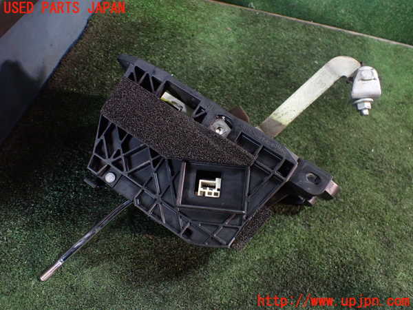 5UPJ-17667555]クラウン ロイヤル ハイブリッド(AWS210)ATシフトレバー 中古_m0002.jpg