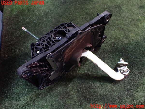 5UPJ-17667555]クラウン ロイヤル ハイブリッド(AWS210)ATシフトレバー 中古_m0003.jpg