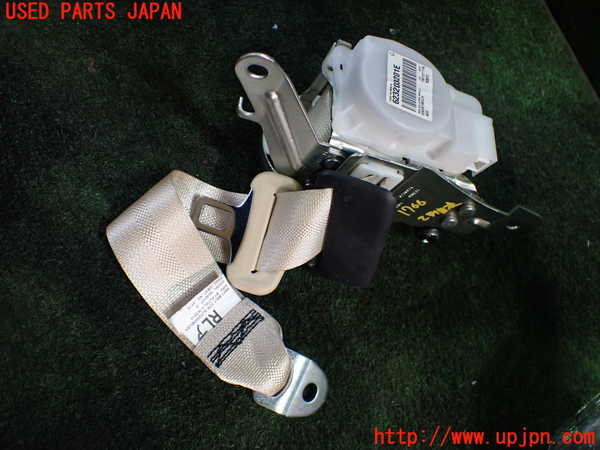 5UPJ-17667185]クラウン ロイヤル ハイブリッド(AWS210)左2列目シートベルト 中古_m0002.jpg