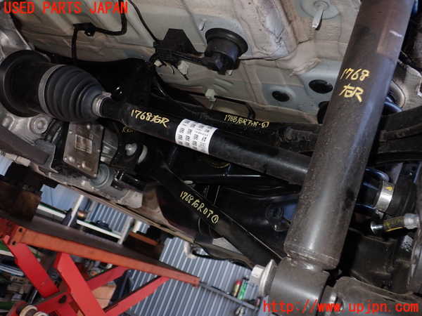 5UPJ-17684020]BMW M135i xDrive(7L20)(F40)右リアドライブシャフト 中古_m0001.jpg