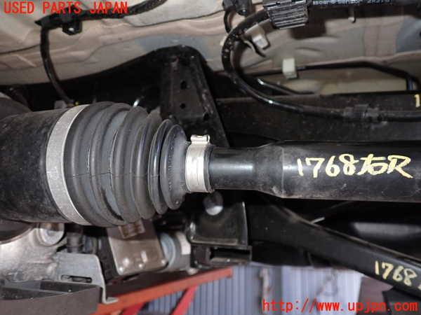 5UPJ-17684020]BMW M135i xDrive(7L20)(F40)右リアドライブシャフト 中古_m0003.jpg