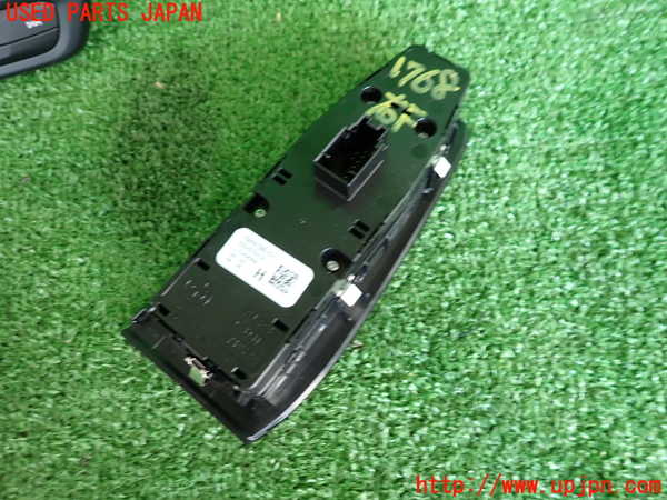 5UPJ-17686240]BMW M135i xDrive(7L20)(F40)右前パワーウィンドウスイッチ 中古_m0002.jpg