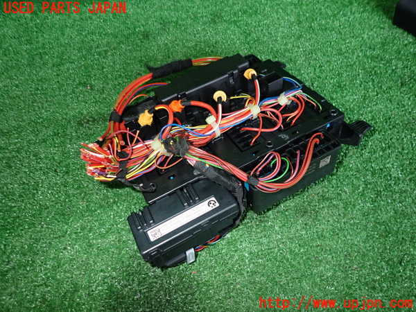 5UPJ-17686741]BMW M135i xDrive(7L20)(F40)ヒューズボックス1 中古_m0002.jpg