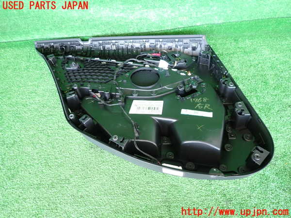 5UPJ-17681294]BMW M135i xDrive(7L20)(F40)右後ドア内張り 中古_m0003.jpg