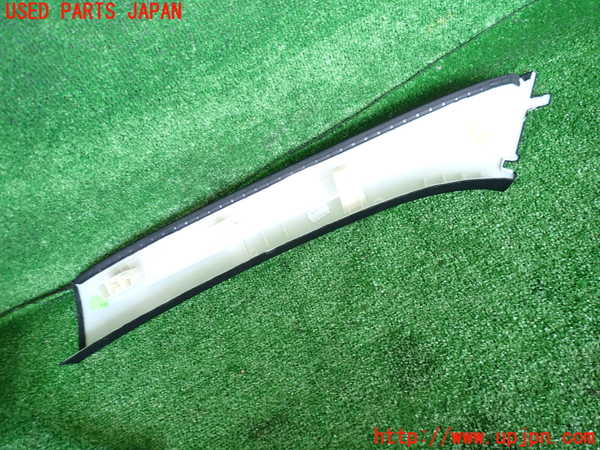 5UPJ-17687655]BMW M135i xDrive(7L20)(F40)右フロントピラートリム 中古_m0002.jpg