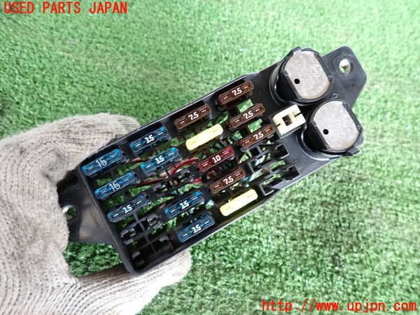 5UPJ-17696741]ランクル60系(HJ61V(改))ヒューズボックス1 中古_m0002.jpg