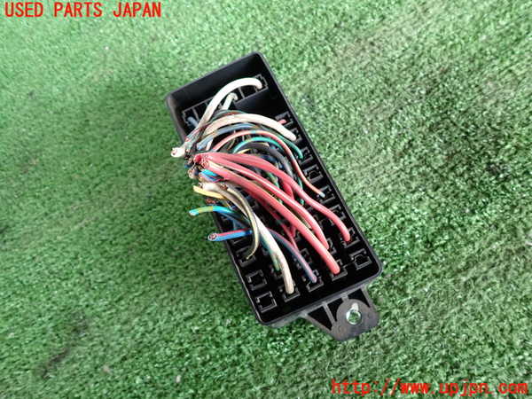 5UPJ-17696741]ランクル60系(HJ61V(改))ヒューズボックス1 中古_m0003.jpg