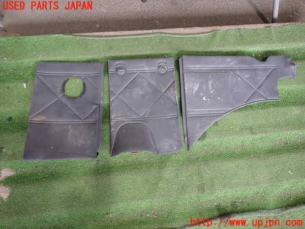 5UPJ-17697675]ランクル60系(HJ61V(改))右リアピラートリム 【ジャンク品】 中古_m0001.jpg