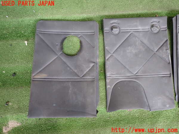 5UPJ-17697675]ランクル60系(HJ61V(改))右リアピラートリム 【ジャンク品】 中古_m0002.jpg