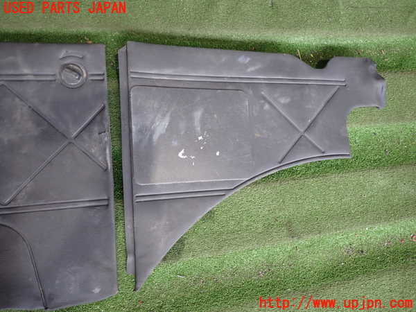 5UPJ-17697675]ランクル60系(HJ61V(改))右リアピラートリム 【ジャンク品】 中古_m0003.jpg
