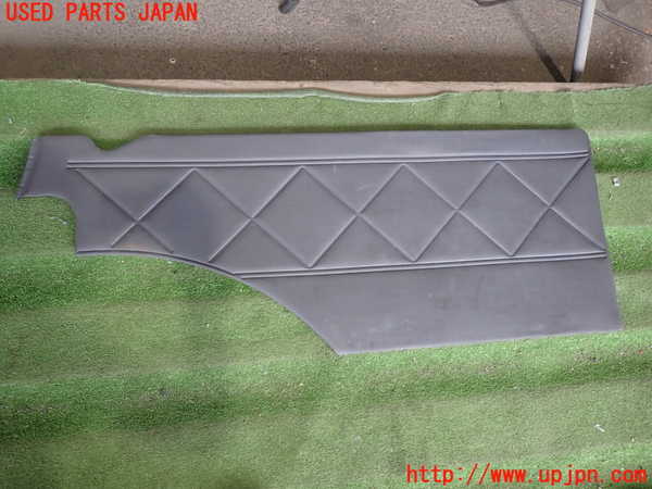 5UPJ-17697680]ランクル60系(HJ61V(改))左リアピラートリム 【ジャンク品】 中古_m0001.jpg
