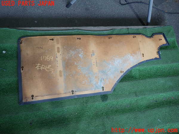 5UPJ-17697680]ランクル60系(HJ61V(改))左リアピラートリム 【ジャンク品】 中古_m0002.jpg