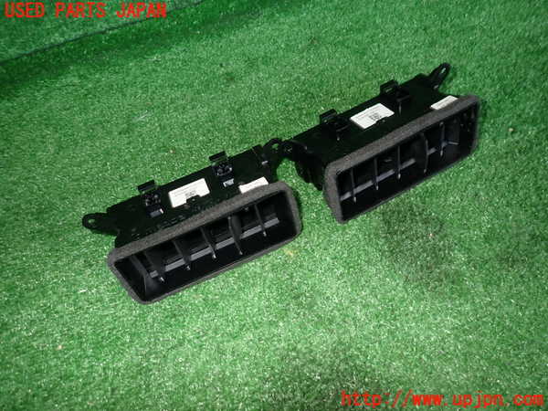 5UPJ-17707528]CX-30(DMEP)エアコン吹き出し口3 (左) 中古_m0002.jpg