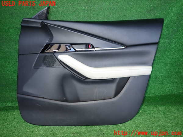 5UPJ-17701234]CX-30(DMEP)右前ドア内張り 中古_m0001.jpg