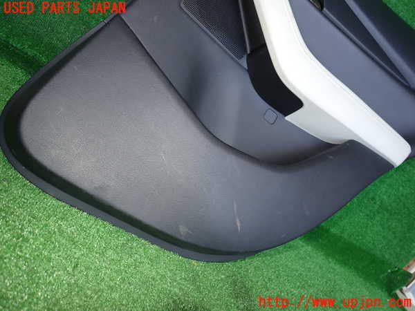 5UPJ-17701294]CX-30(DMEP)右後ドア内張り 中古_m0003.jpg