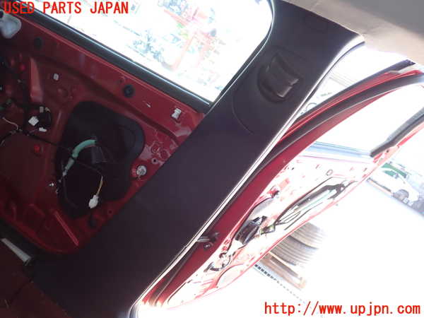 5UPJ-17707665]CX-30(DMEP)右センターピラートリム 中古_m0001.jpg