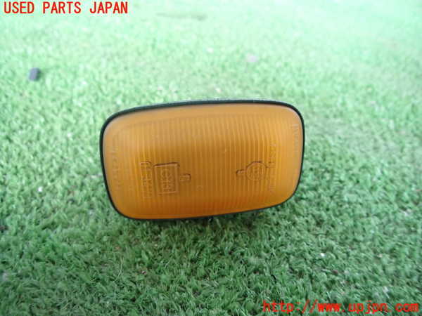 2UPJ-17711160]ランクル100系(UZJ100W)右ウィンカーレンズ 中古_m0001.jpg
