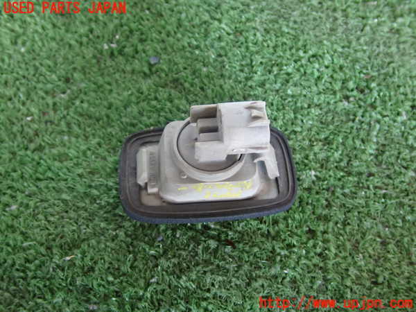 2UPJ-17711160]ランクル100系(UZJ100W)右ウィンカーレンズ 中古_m0003.jpg