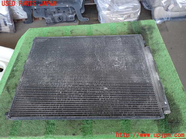 2UPJ-17716031]ランクル100系(UZJ100W)エアコンコンデンサー1 中古_m0002.jpg