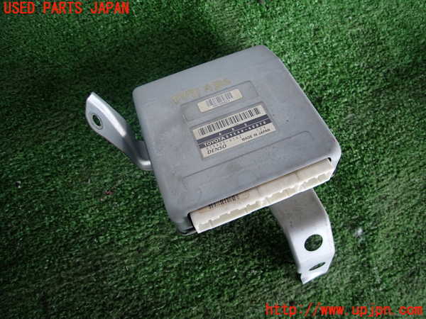 2UPJ-17716125]ランクル100系(UZJ100W)ABSコンピューター 中古_m0001.jpg