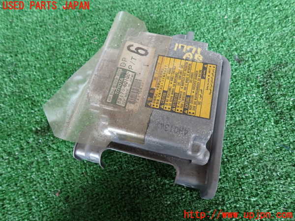 2UPJ-17716145]ランクル100系(UZJ100W)エアバッグコンピューター 中古_m0001.jpg