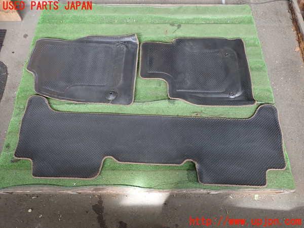 2UPJ-17717800]ランクル100系(UZJ100W)フロアマット 中古_m0005.jpg