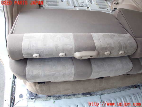 2UPJ-17717145]ランクル100系(UZJ100W)右2列目シート 中古_m0004.jpg