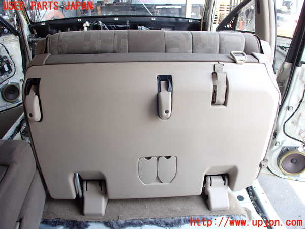 2UPJ-17717145]ランクル100系(UZJ100W)右2列目シート 中古_m0005.jpg