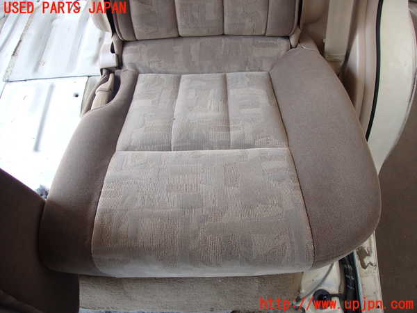 2UPJ-17717175]ランクル100系(UZJ100W)左2列目シート 中古_m0002.jpg