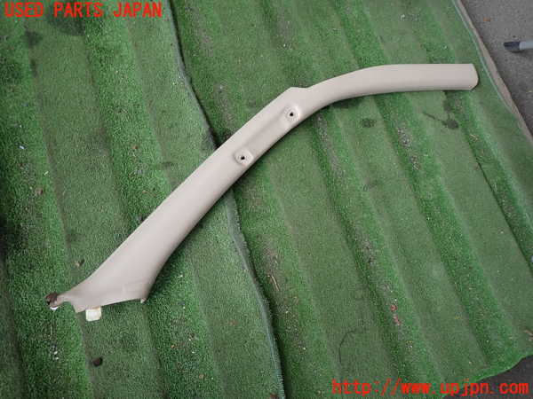 2UPJ-17717655]ランクル100系(UZJ100W)右フロントピラートリム 中古_m0001.jpg