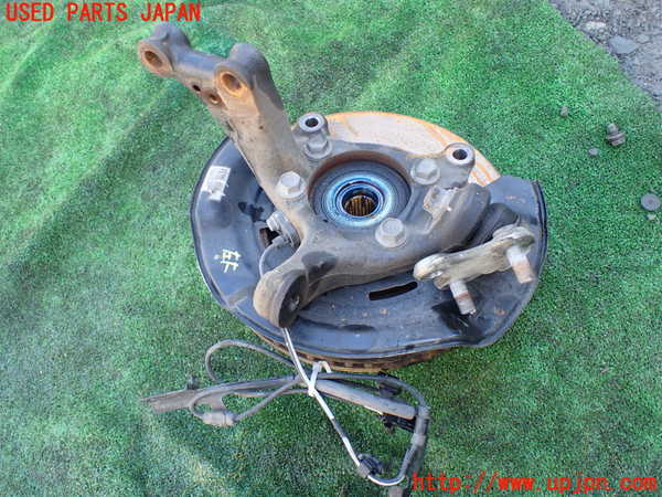 5UPJ-17744295]プリウスα(ZVW41W)左フロントナックルハブ 中古_m0002.jpg