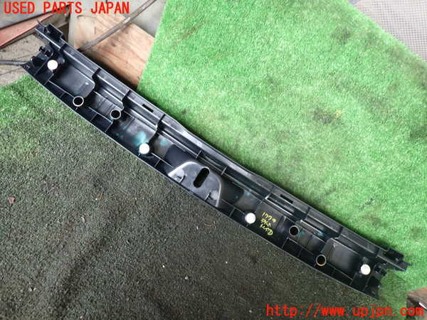 5UPJ-17747773]プリウスα(ZVW41W)ラゲッジトレイ3 中古_m0004.jpg