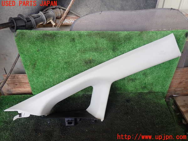 5UPJ-17747655]プリウスα(ZVW41W)右フロントピラートリム 中古_m0001.jpg