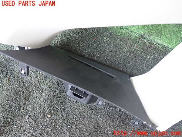 5UPJ-17747655]プリウスα(ZVW41W)右フロントピラートリム 中古_m0002.jpg