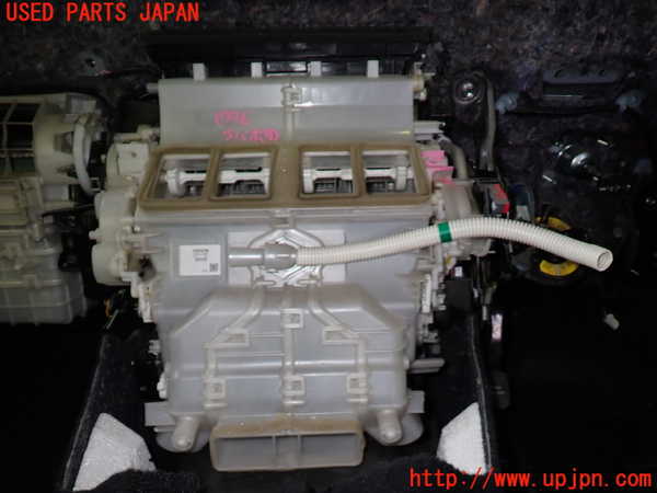 5UPJ-17766081]クラウン マジェスタ ハイブリッド(GWS214)エバポレーター1 中古_m0002.jpg