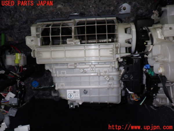 5UPJ-17766081]クラウン マジェスタ ハイブリッド(GWS214)エバポレーター1 中古_m0003.jpg
