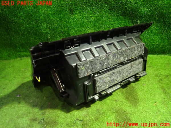 5UPJ-17767516]クラウン マジェスタ ハイブリッド(GWS214)グローブボックス1 中古_m0003.jpg