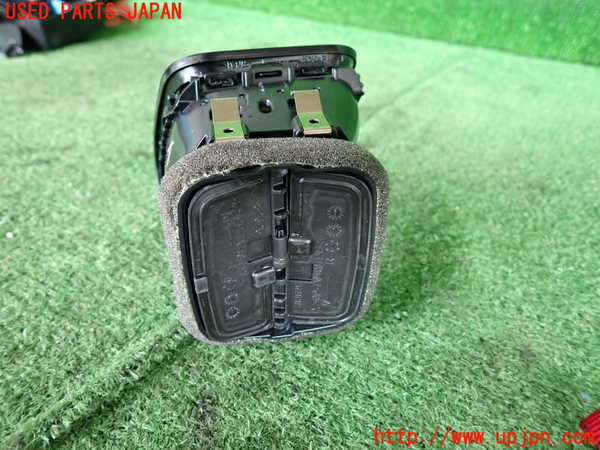 5UPJ-17777526]BMW ミニ(MINI)ジョンクーパーワークス(JCW) クラブマン(LVJCW)エアコン吹き出し口1 中古 F54_m0003.jpg