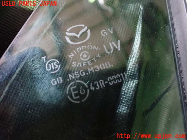 5UPJ-17791202]ロードスター(ND5RC)左フロント三角窓ガラス 中古(43R-00011 M308)_m0002.jpg